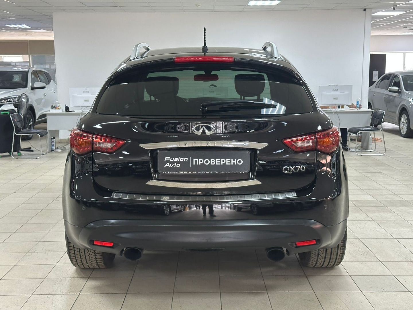 Infiniti QX70