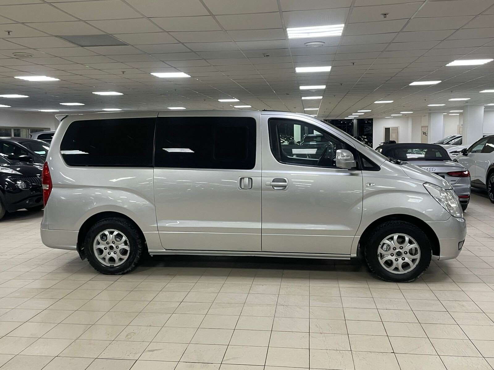 Hyundai Grand Starex