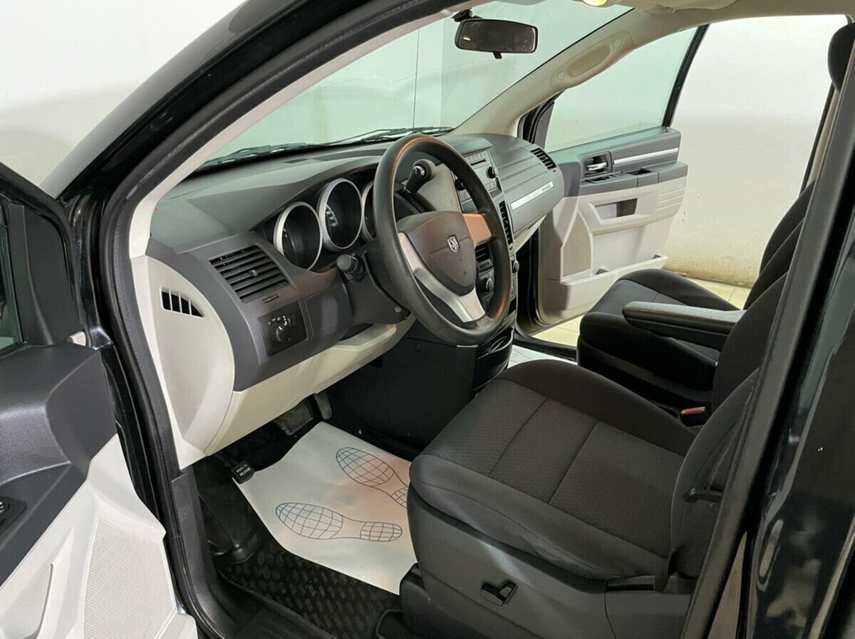 Dodge Caravan