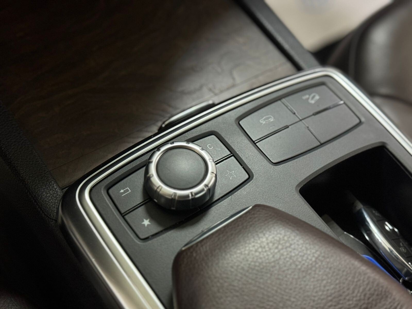 Mercedes-Benz M-Класс