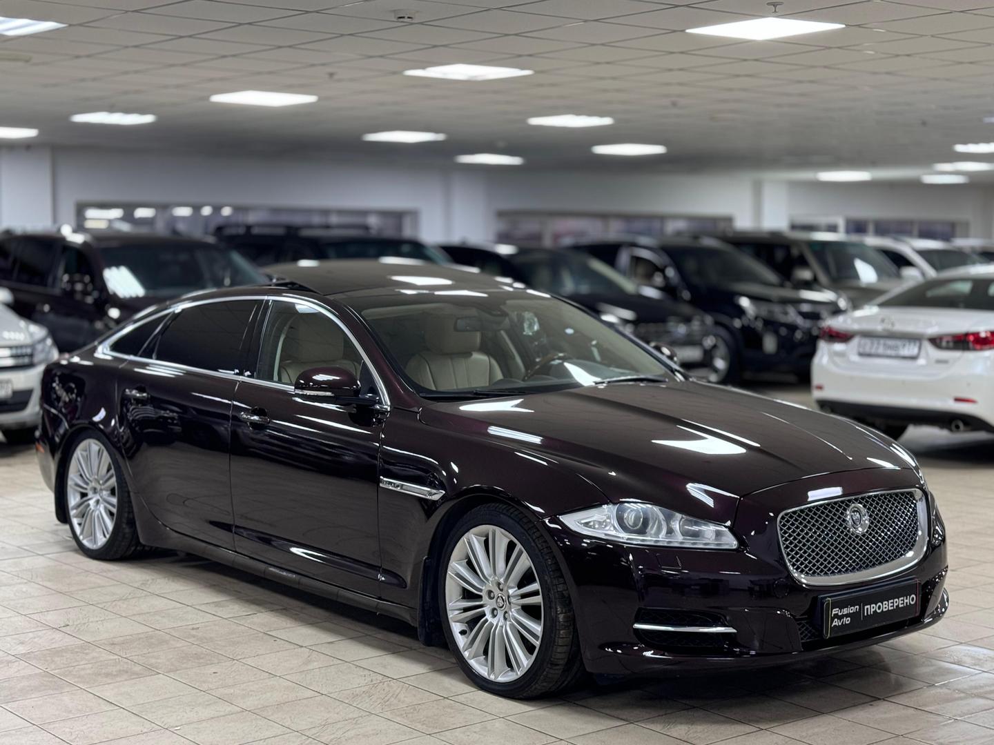 Jaguar XJ