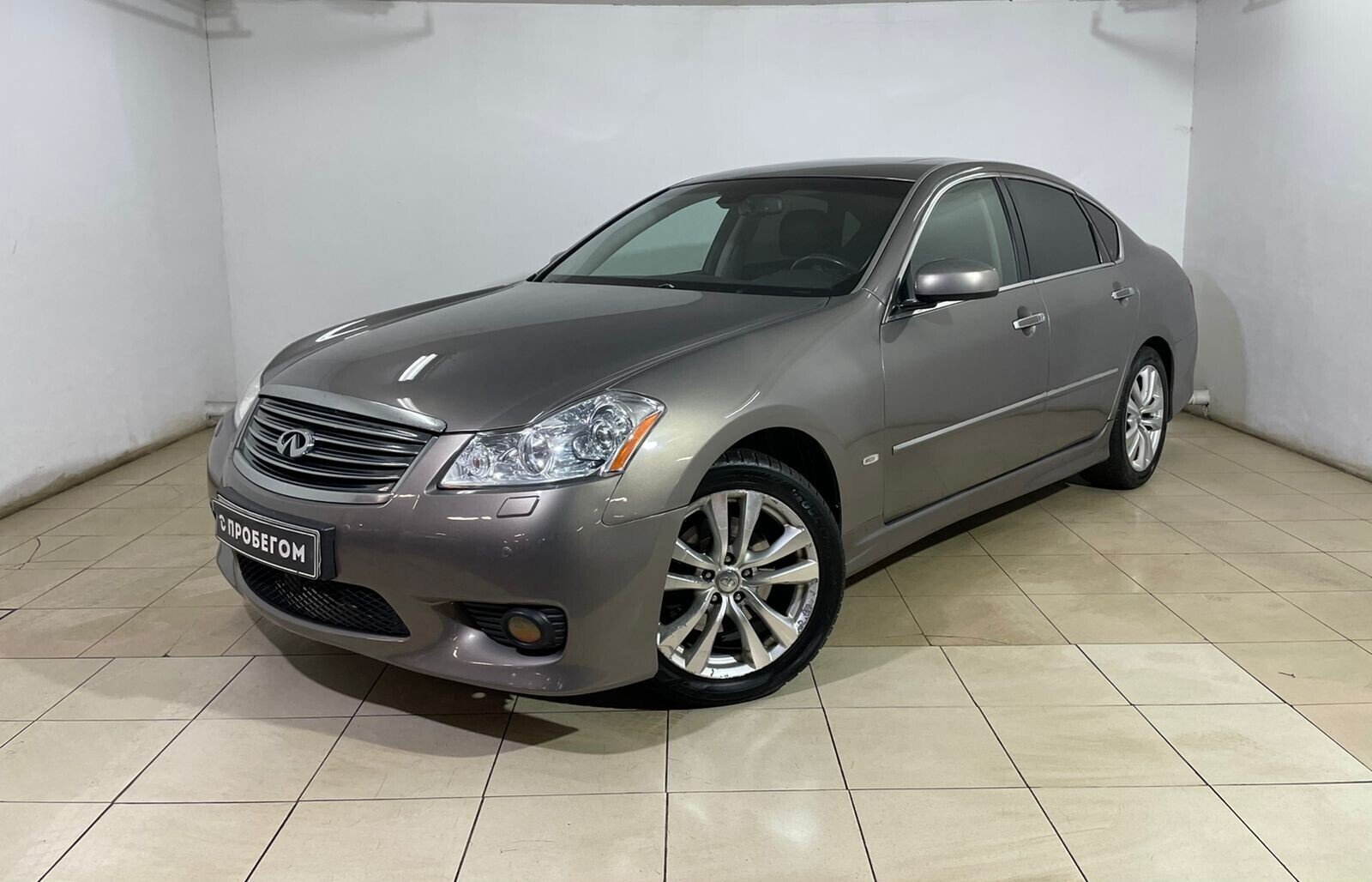 Infiniti M