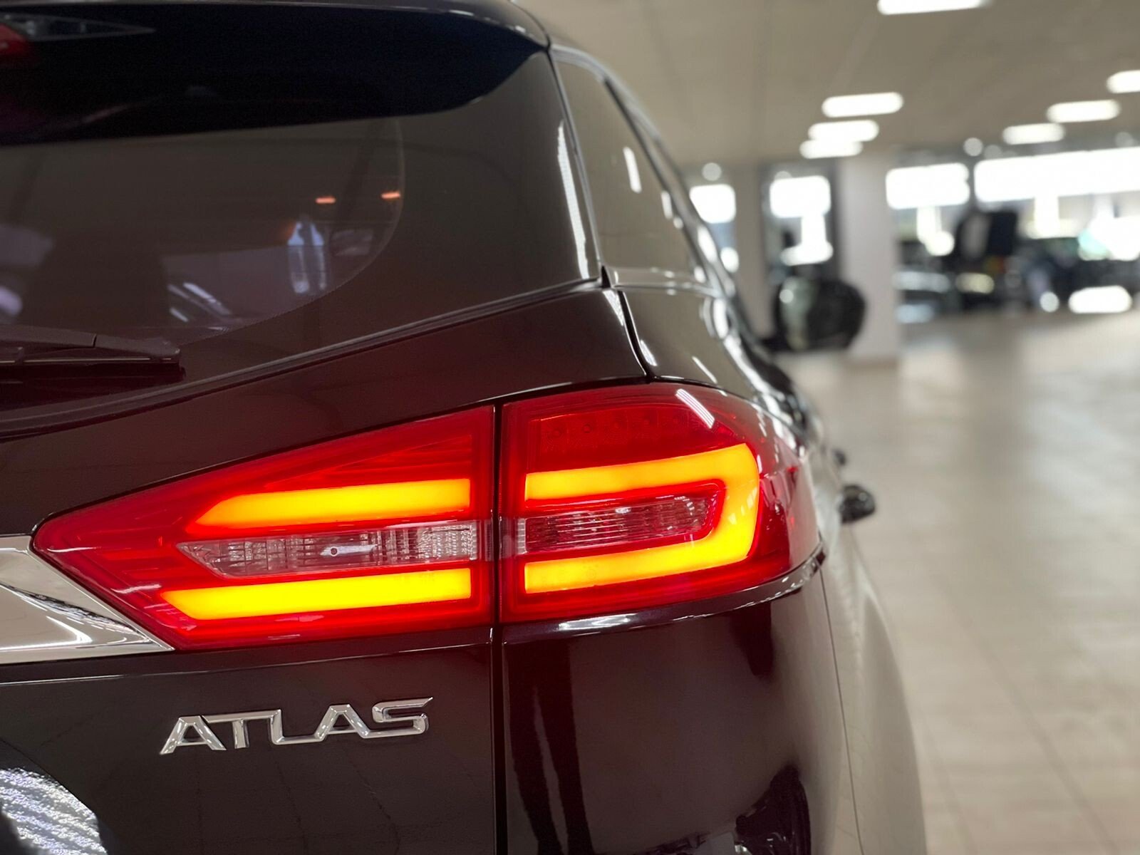 Geely Atlas