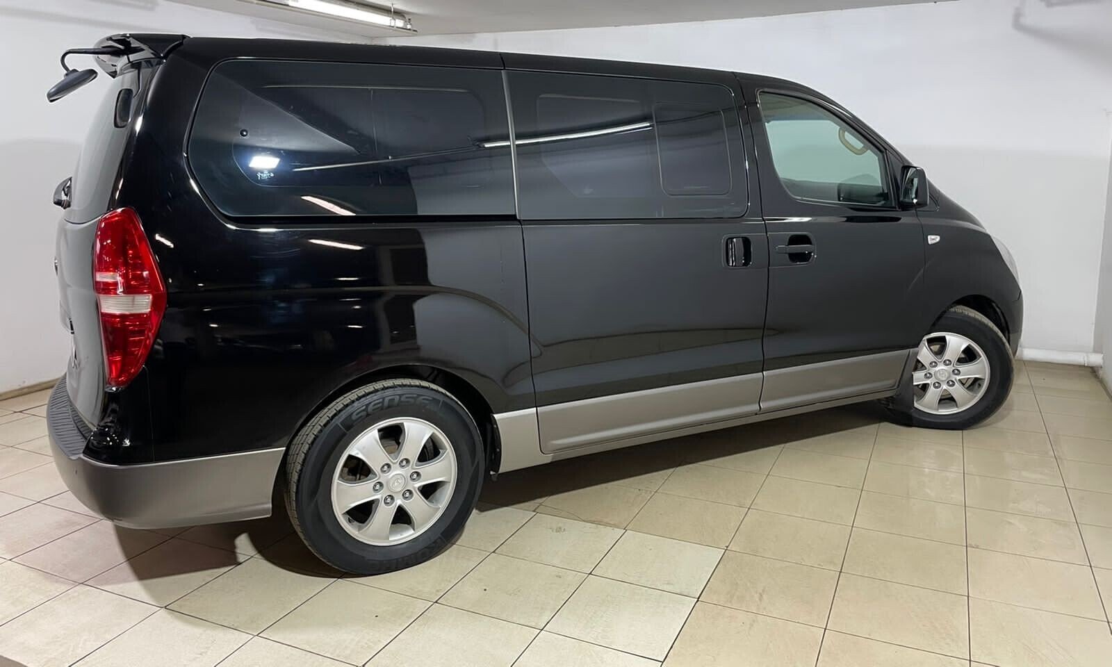 Hyundai Grand Starex