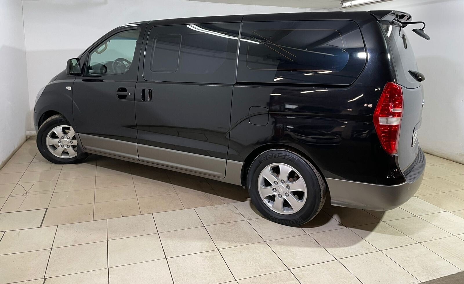 Hyundai Grand Starex