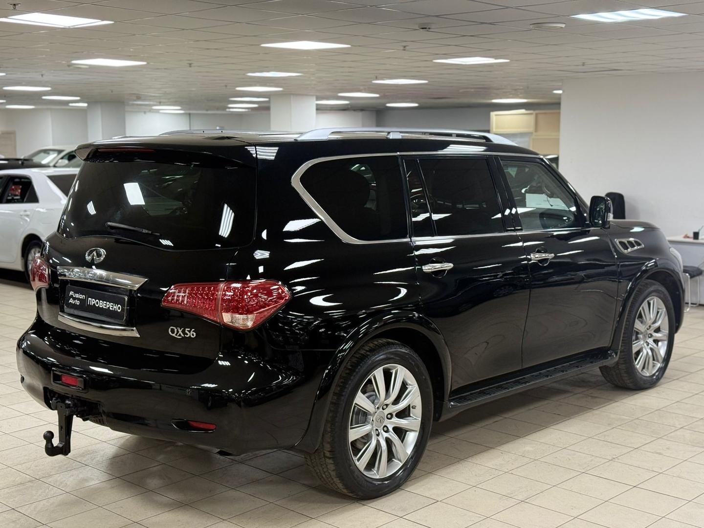 Infiniti QX56