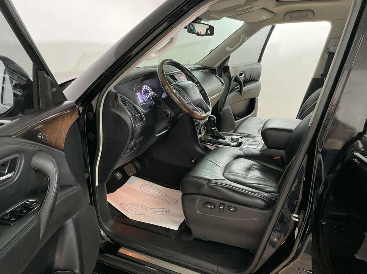 Infiniti QX56
