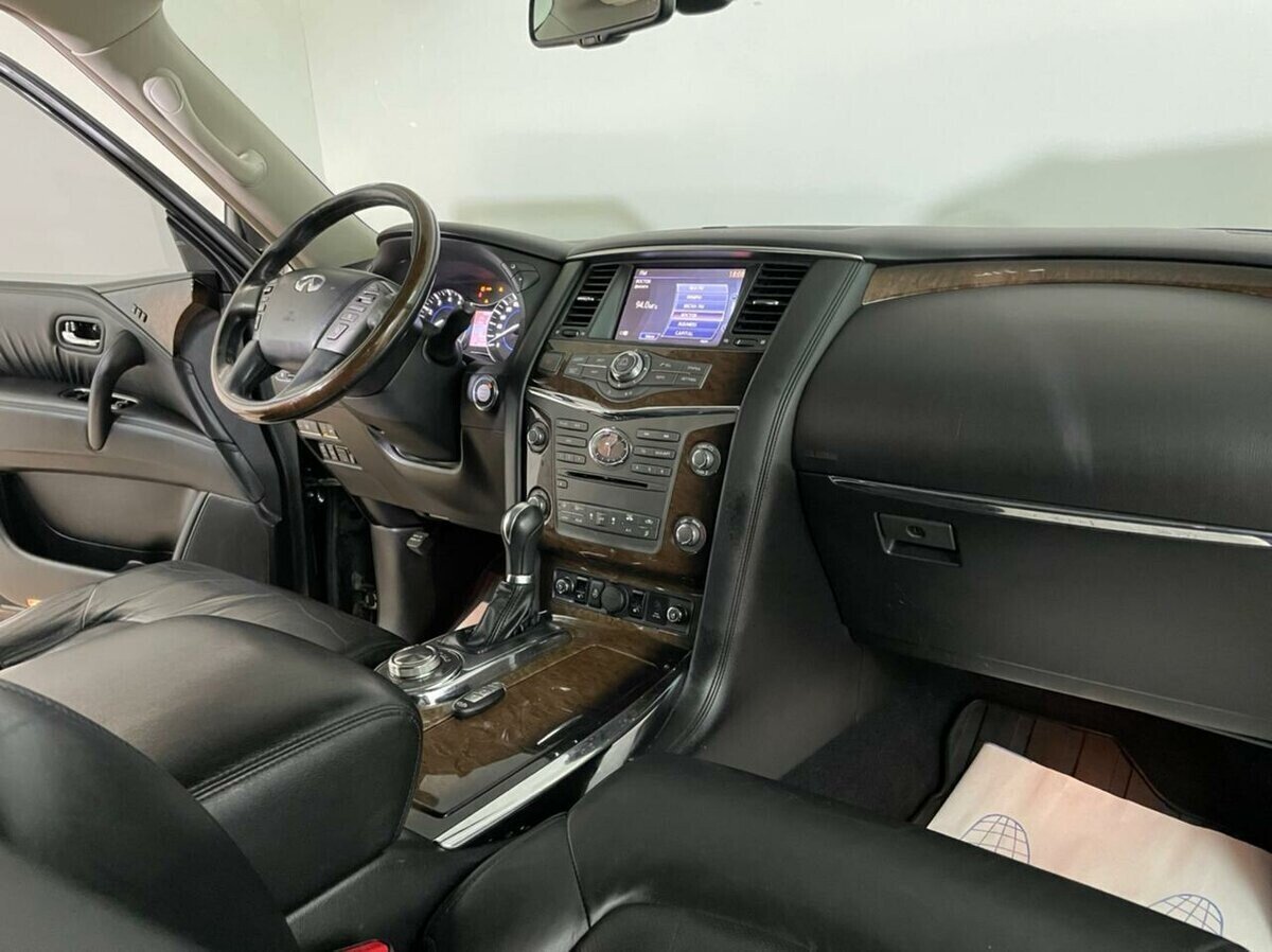 Infiniti QX56