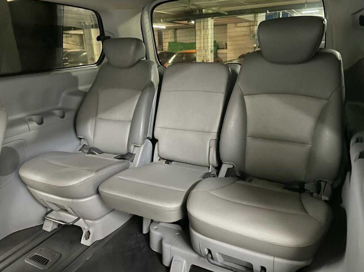 Hyundai Grand Starex