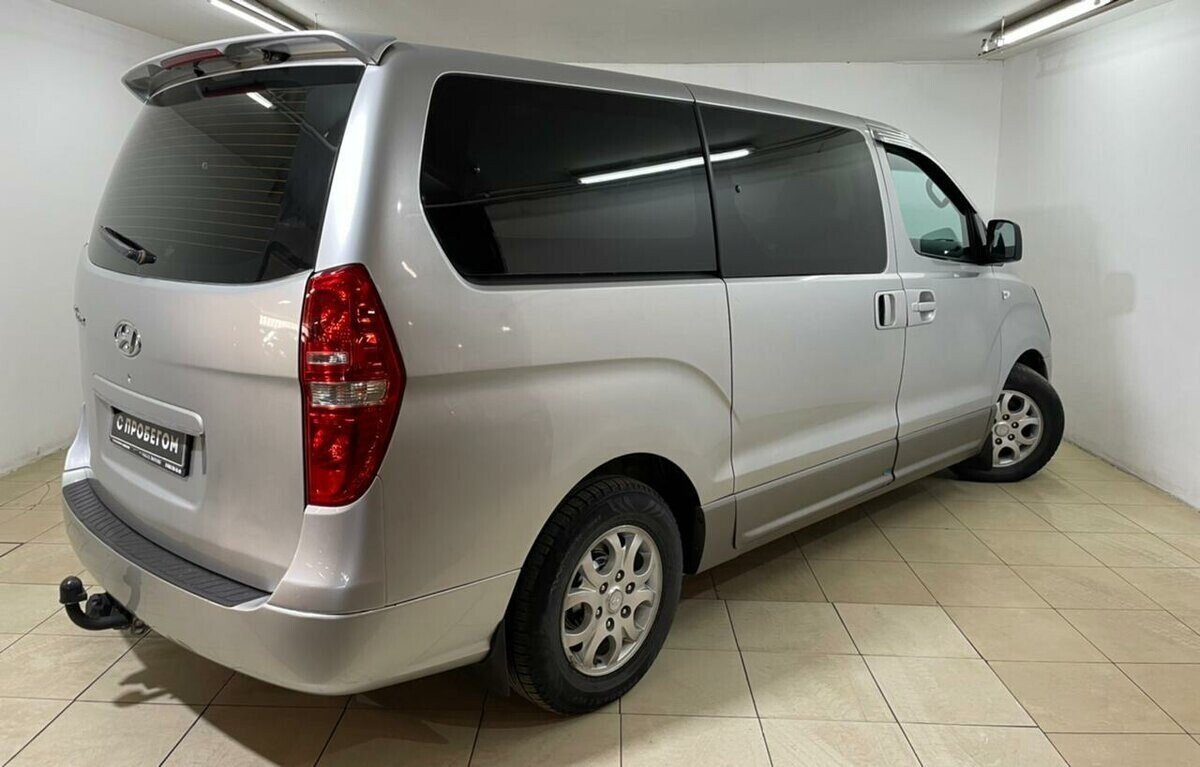 Hyundai Grand Starex