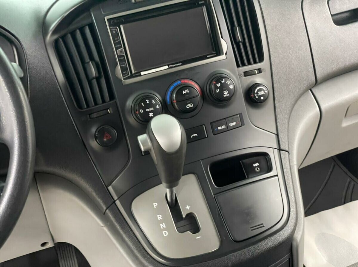 Hyundai Grand Starex