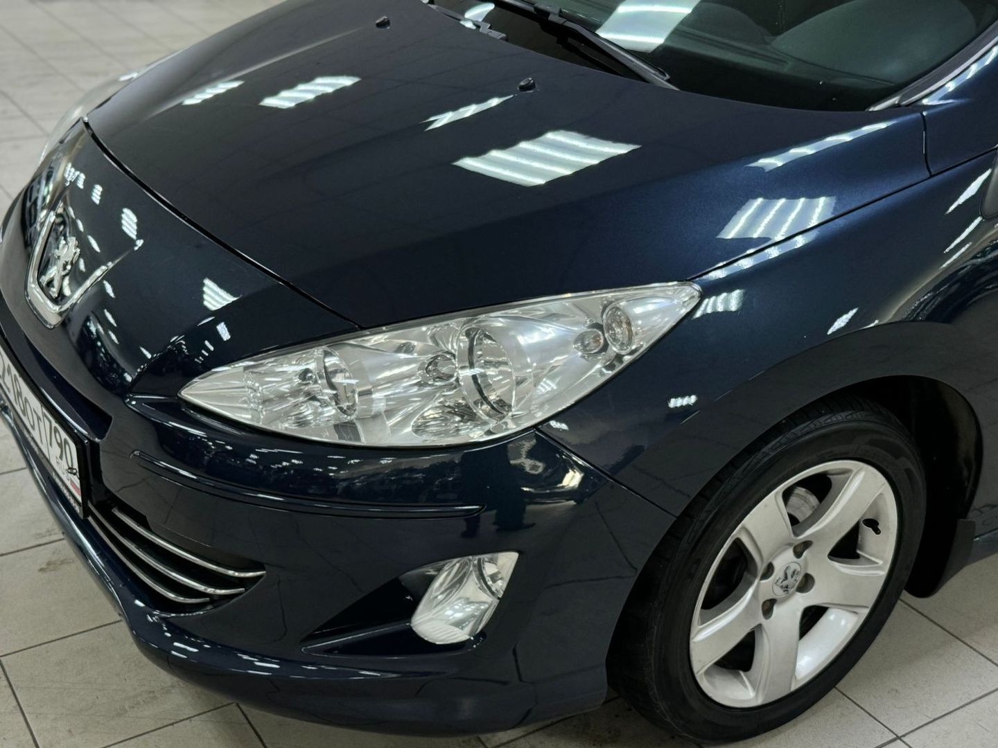 Peugeot 408