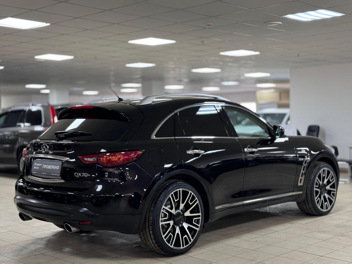 Infiniti QX70