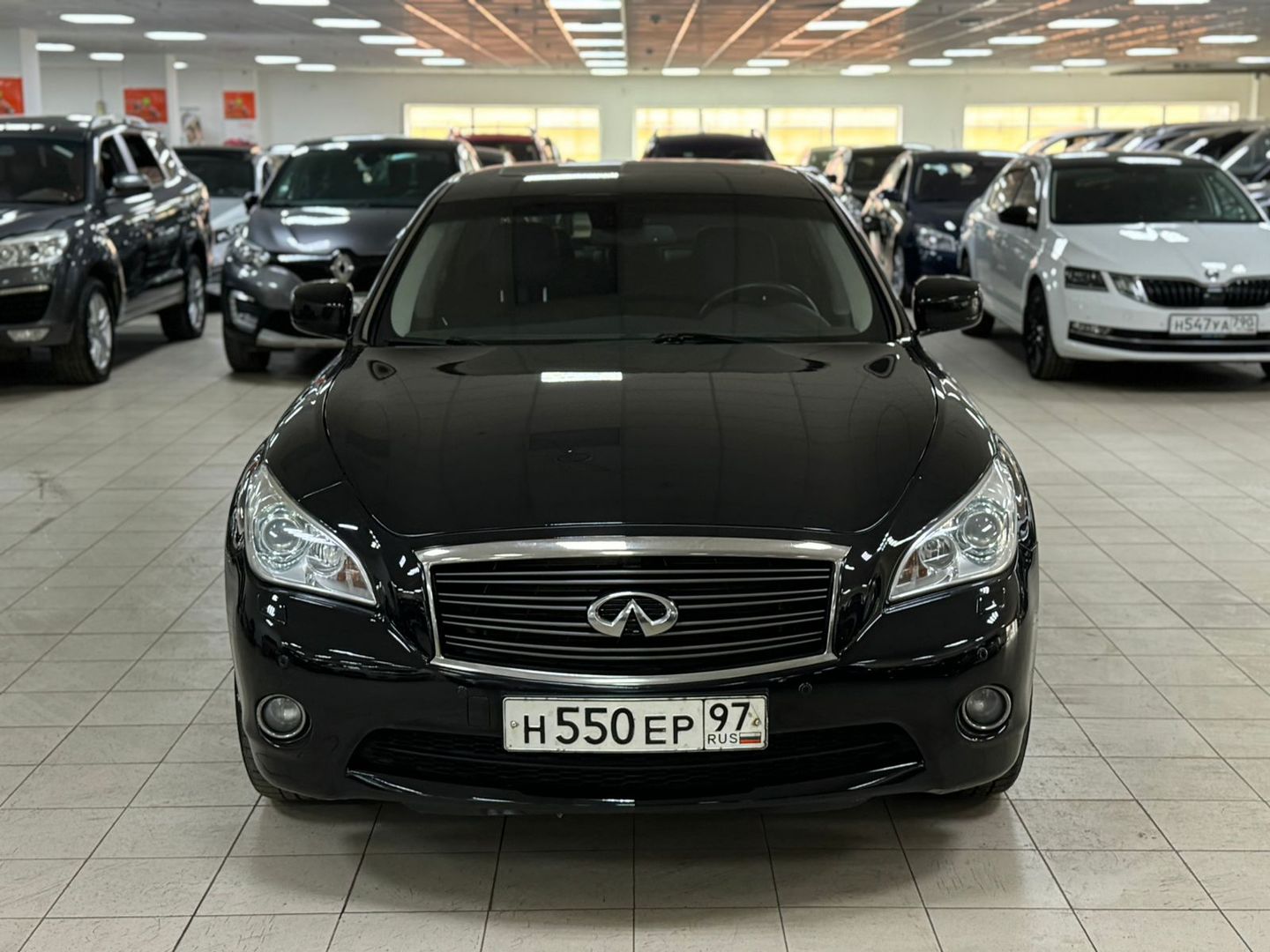 Infiniti M